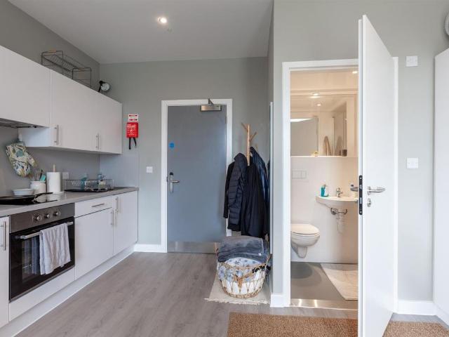 Studio for rent in Watergate, Devon