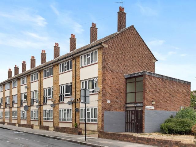 Studio for rent in Glyndon, Plumstead