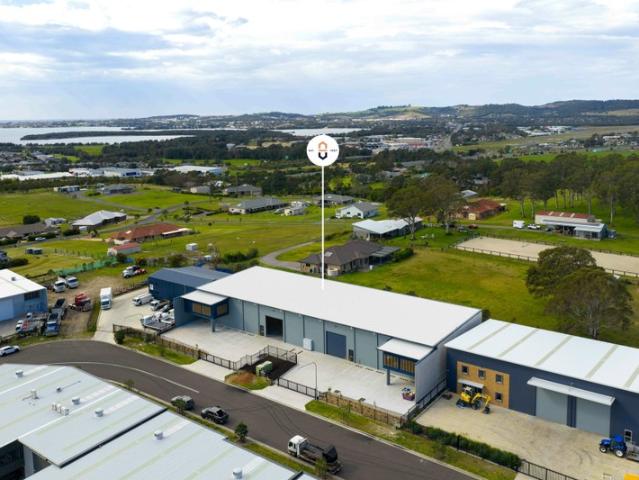 Warehouse for rent in Wollongong West, New South Wales