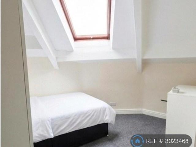 House for rent in Huddersfield, Kirklees