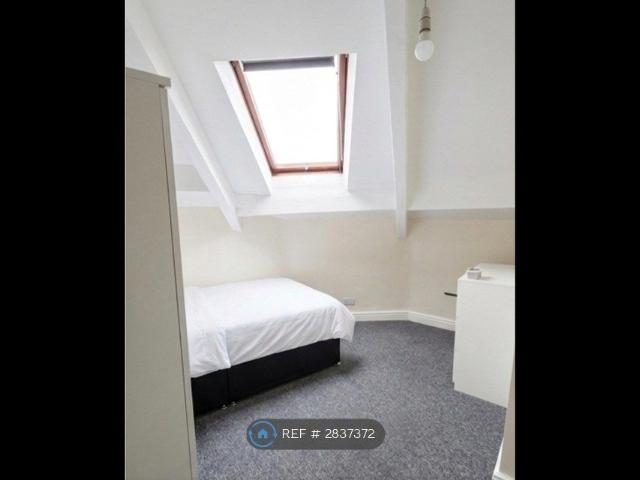 Room for rent in Hillhouse, Huddersfield