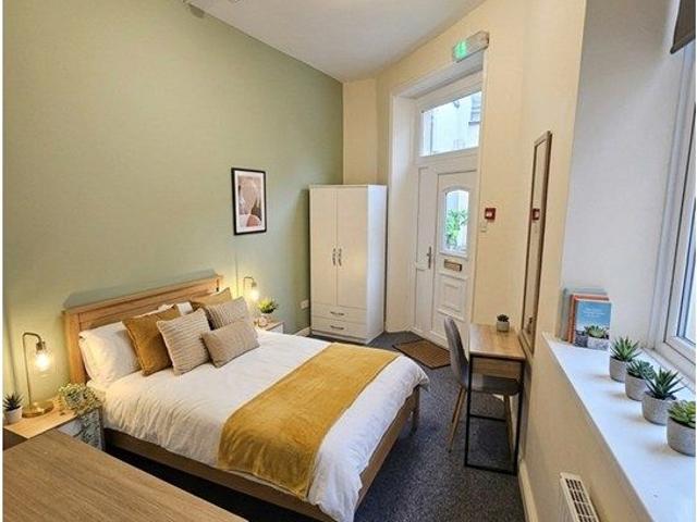 Room for rent in Hillhouse, Huddersfield