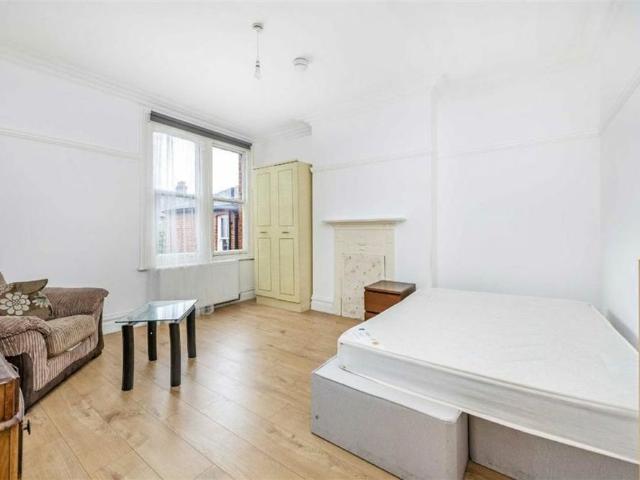 Apartment for rent in Cricklewood, Isle Of Man