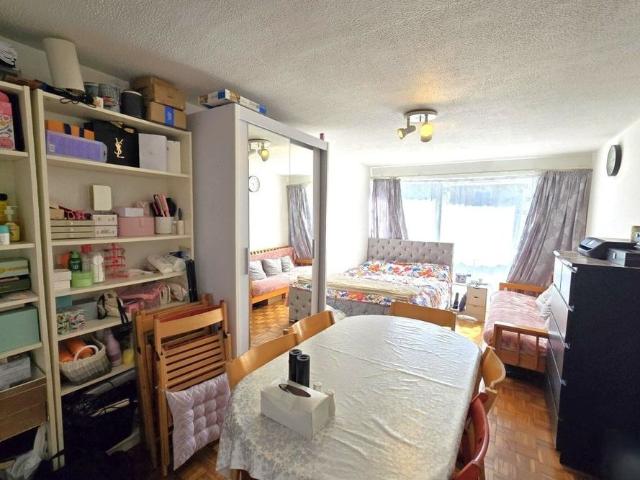 Apartment for rent in Bowes, Greater London