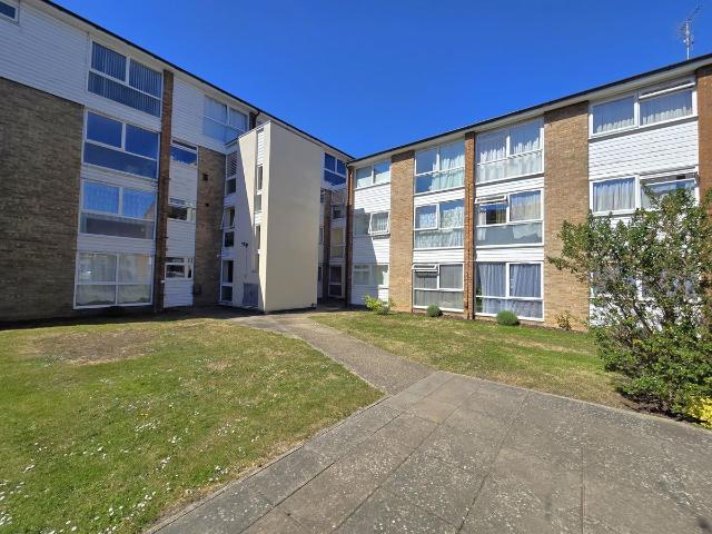 Apartment for rent in Bowes, Greater London
