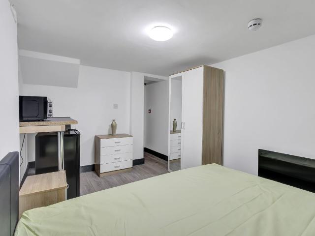 Room for rent in Vinters Park, Midway