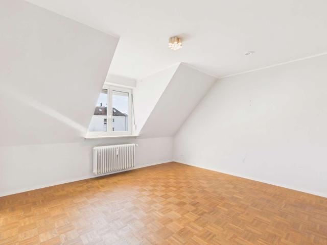 Dachgeschosswohnung kaufen in Sendling-Westpark, München