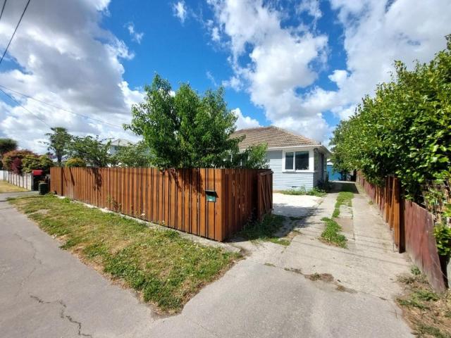 House for rent in Chaslands, Canterbury