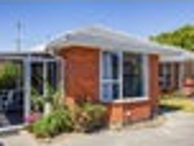 House for rent in Chaslands, Canterbury