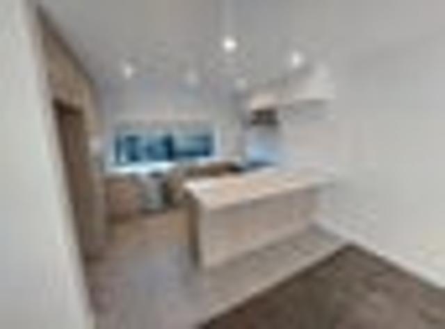 Townhouse for rent in Chaslands, Canterbury