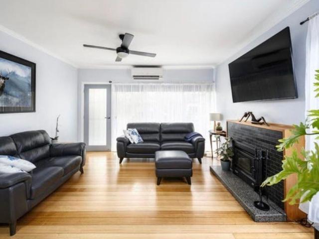 Room for rent in Camerons Creek, Victoria