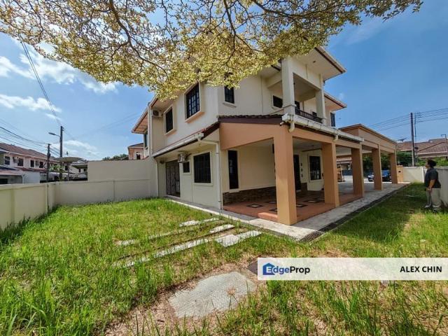 House for sale in Kuching