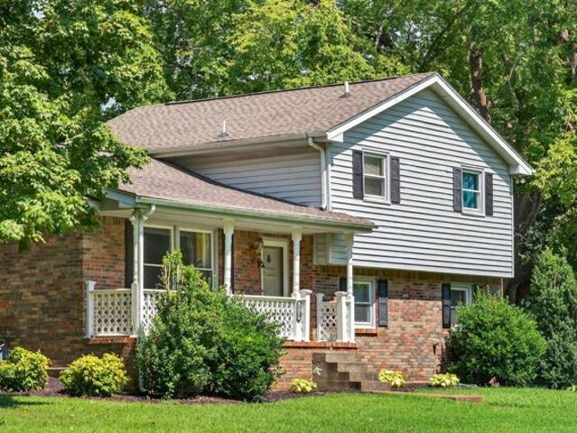 House for sale in Greenbrier
