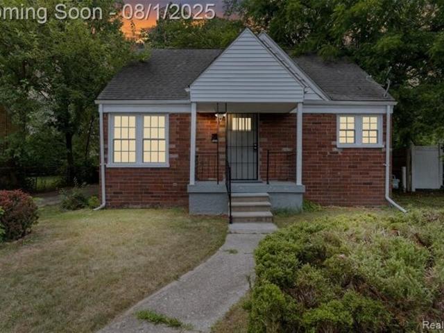 House for sale in Inkster