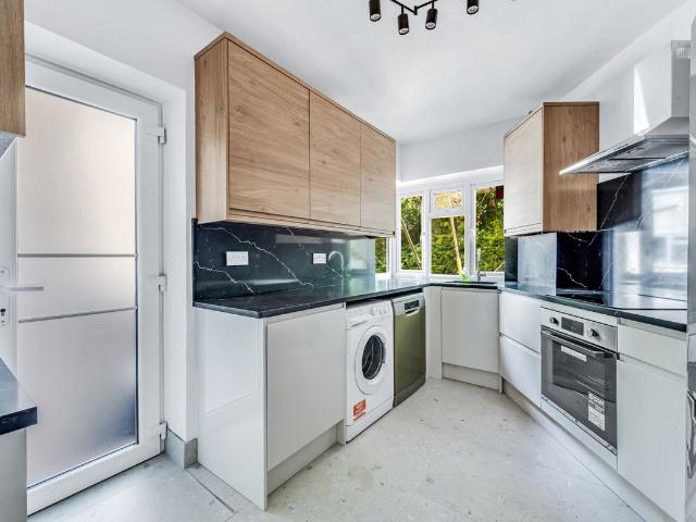 Apartment for rent in London Borough of Ealing, Perivale