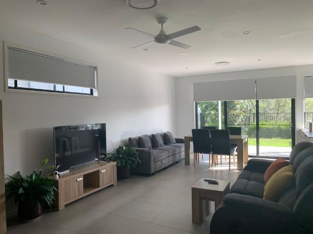 Room for rent in Helensvale, Gold Coast City