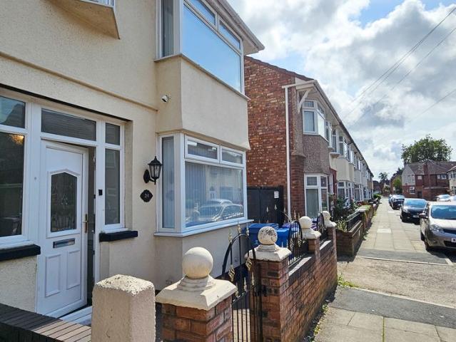 Apartment for rent in Oak Hill Park, Calderstones