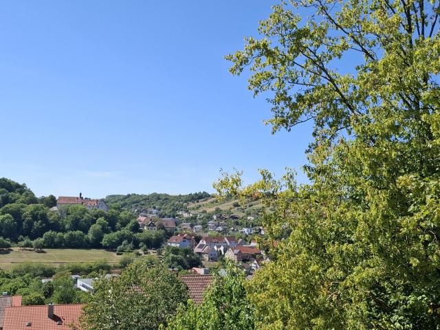Dachgeschosswohnung kaufen in Rehhof, Niederstetten