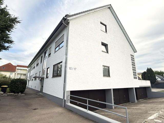 Dachgeschosswohnung kaufen in Wullenstetten, Senden