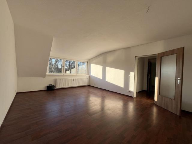Dachgeschosswohnung mieten in Dellwig, Essen