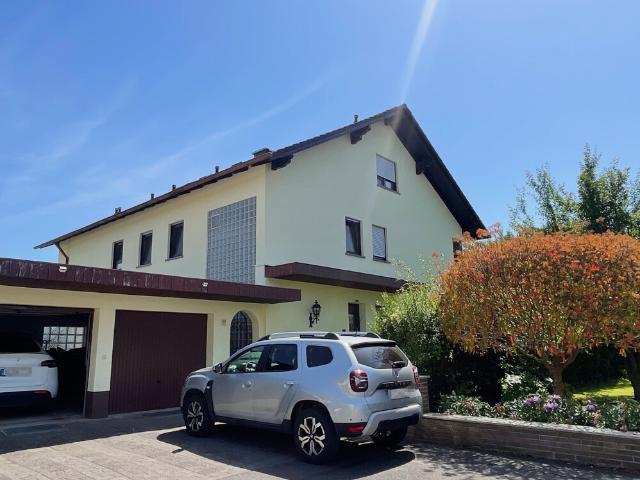 Dachgeschosswohnung kaufen in Bayern