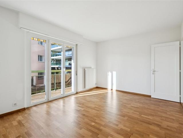 Wohnung kaufen in Pully, Waadt