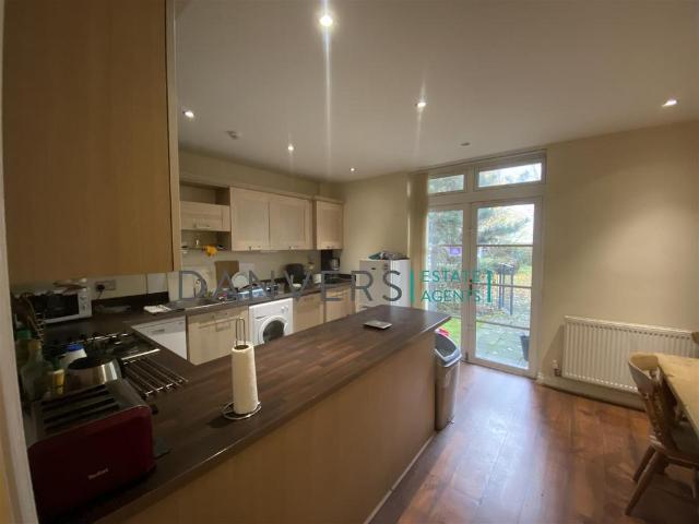 House for rent in Bede Island, Old Wharf