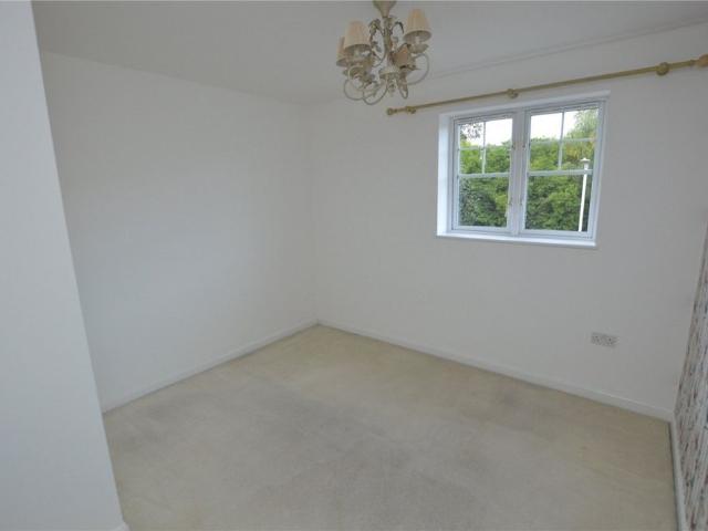 Apartment for rent in Thorpe-on-the-Hill, Leeds