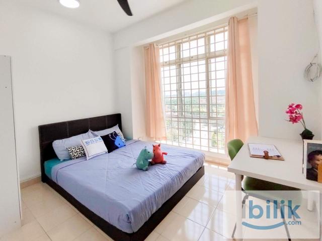 Room for rent in Petaling, Alam Impian