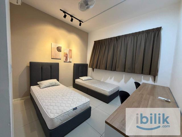 Room for rent in Petaling, Alam Impian