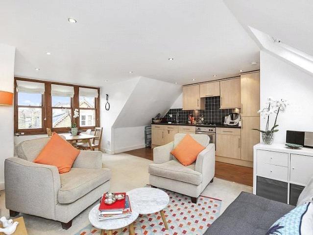 House for rent in Stockwell, Greater London