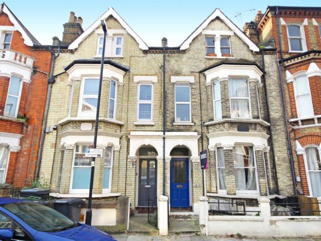 Apartment for rent in Stockwell, Greater London