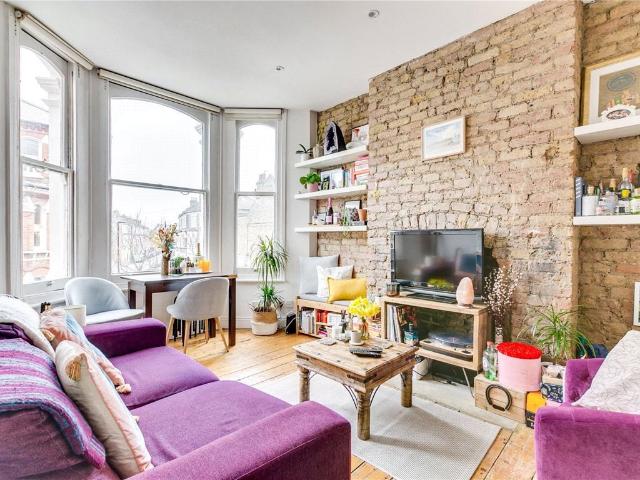 Apartment for rent in Stockwell Park, Greater London