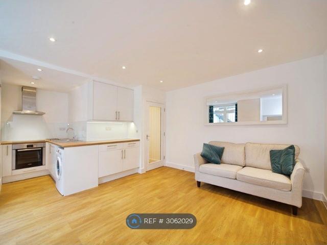 Apartment for rent in London Borough of Islington, Greater London