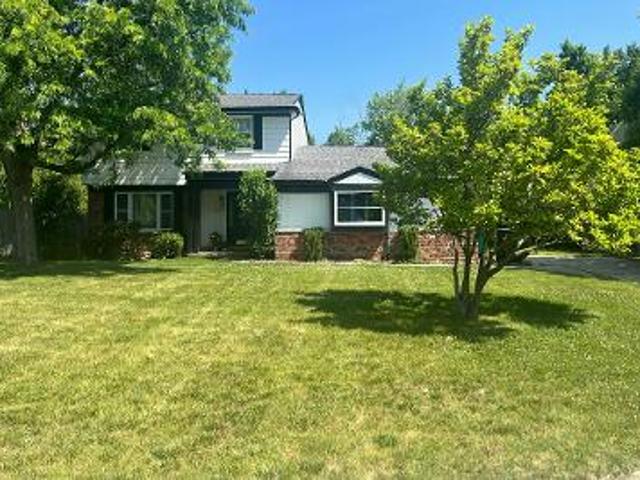 House for sale in Farmington