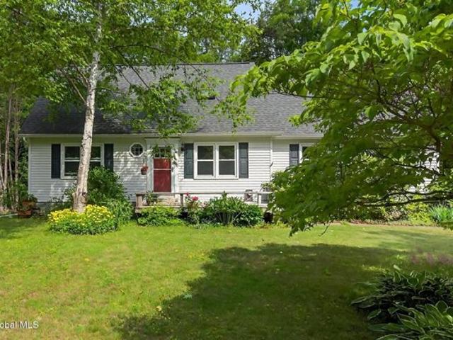 House for sale in Greenfield Center