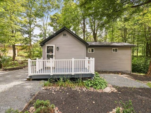 House for sale in Canadensis, Pennsylvania