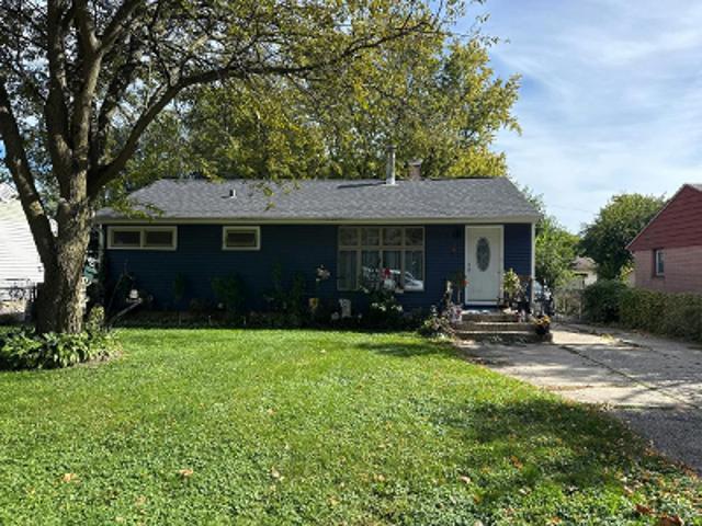 House for sale in Crystal Lake, McHenry County
