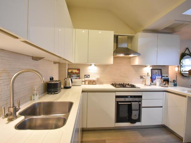 Apartment for rent in Ivy Chimneys, Epping Forest