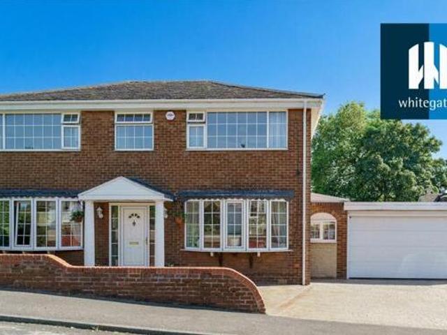 House for sale in Pontefract, West Yorkshire