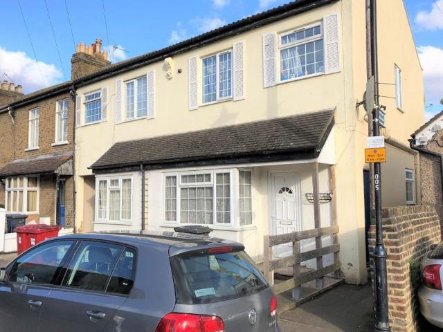 Apartment for rent in Slough