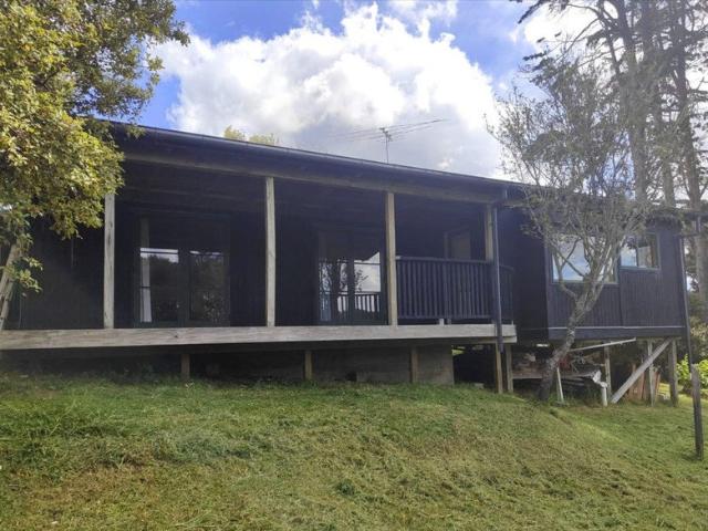House for rent in Oratia