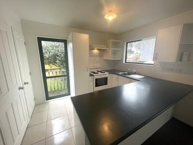 House for rent in Henderson-Massey, Rapanui