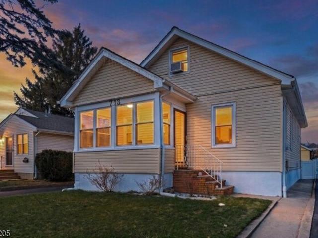 House for sale in Fair Lawn, New Jersey