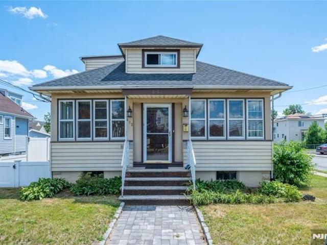 House for sale in Fair Lawn, New Jersey