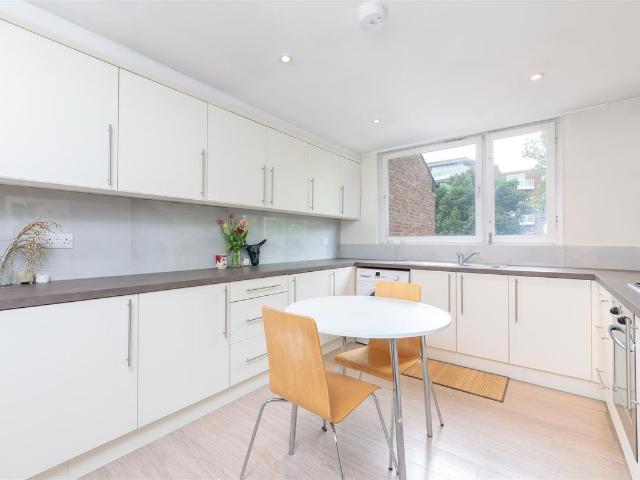 Apartment for rent in St. John's Wood, Greater London