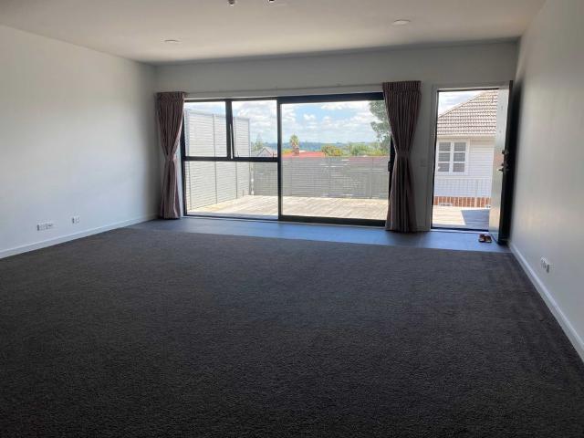 Apartment for rent in Te Atatū South, Henderson-Massey