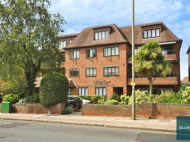 Apartment for rent in Church End, Greater London
