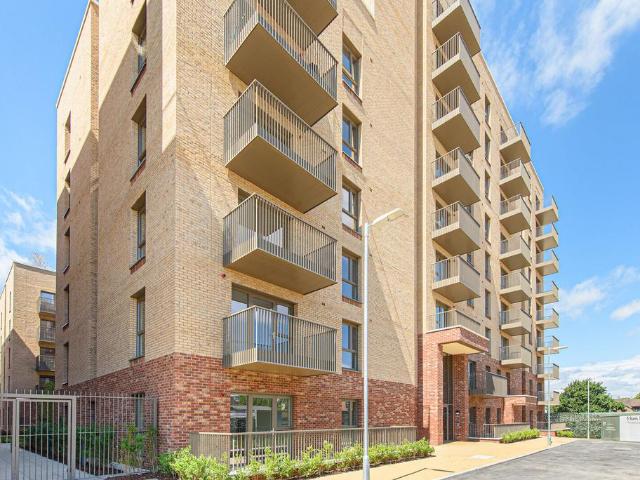 Apartment for rent in West Hendon, Greater London