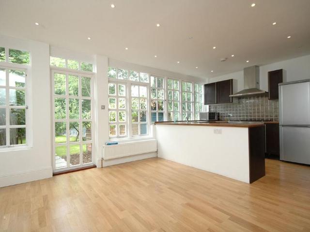 House for rent in Brent Cross, Greater London